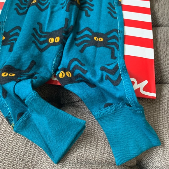 NWT HALLOWEEN KIDS HANNA ANDERSON ZIP UP SLEEPER “BLUE SPIDERS” SIZE 0-3 - Picture 7 of 15